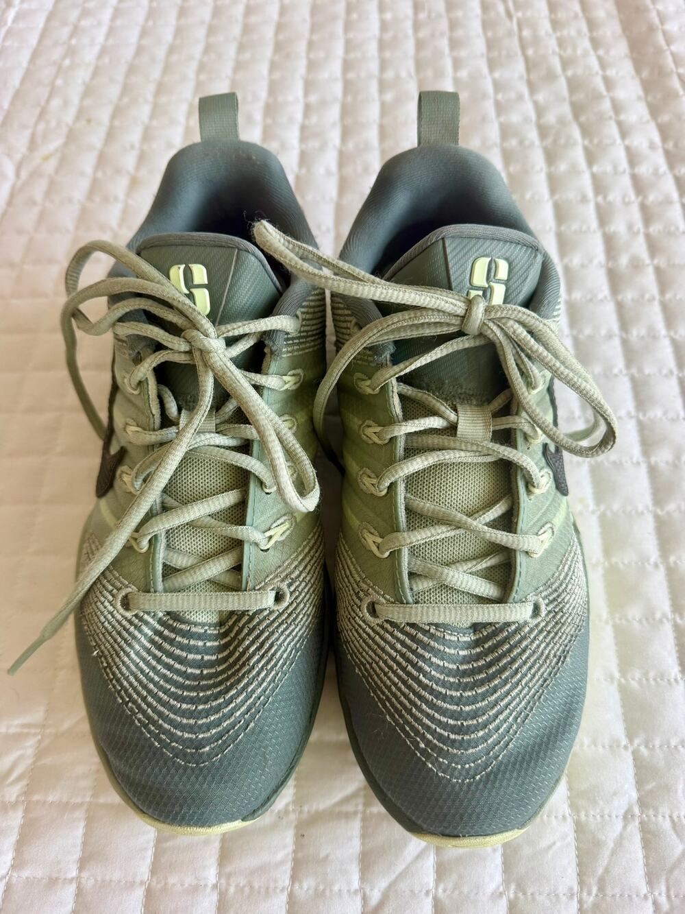 Youth Nike Sabrina 3 Size 5.5Y -- Green